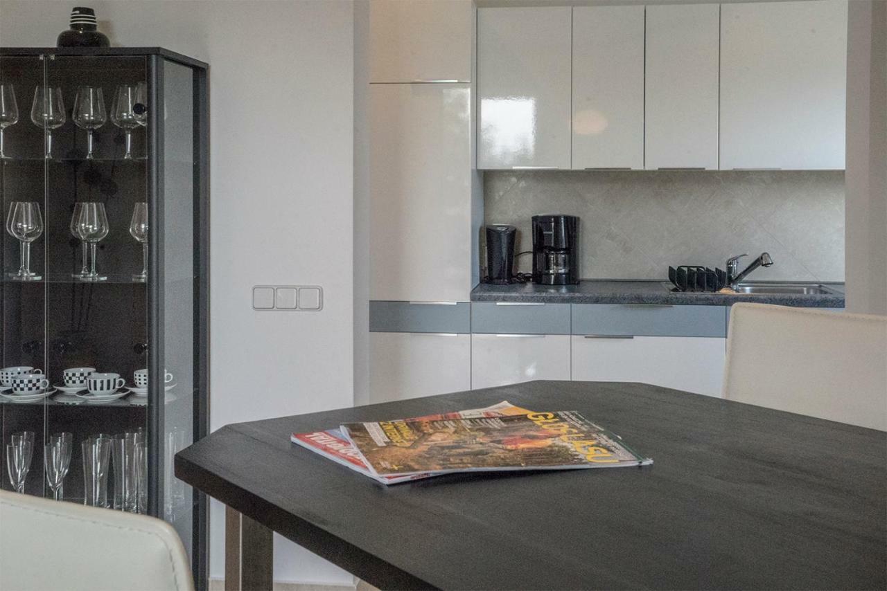 Apartment Annabela Banjol Exteriör bild